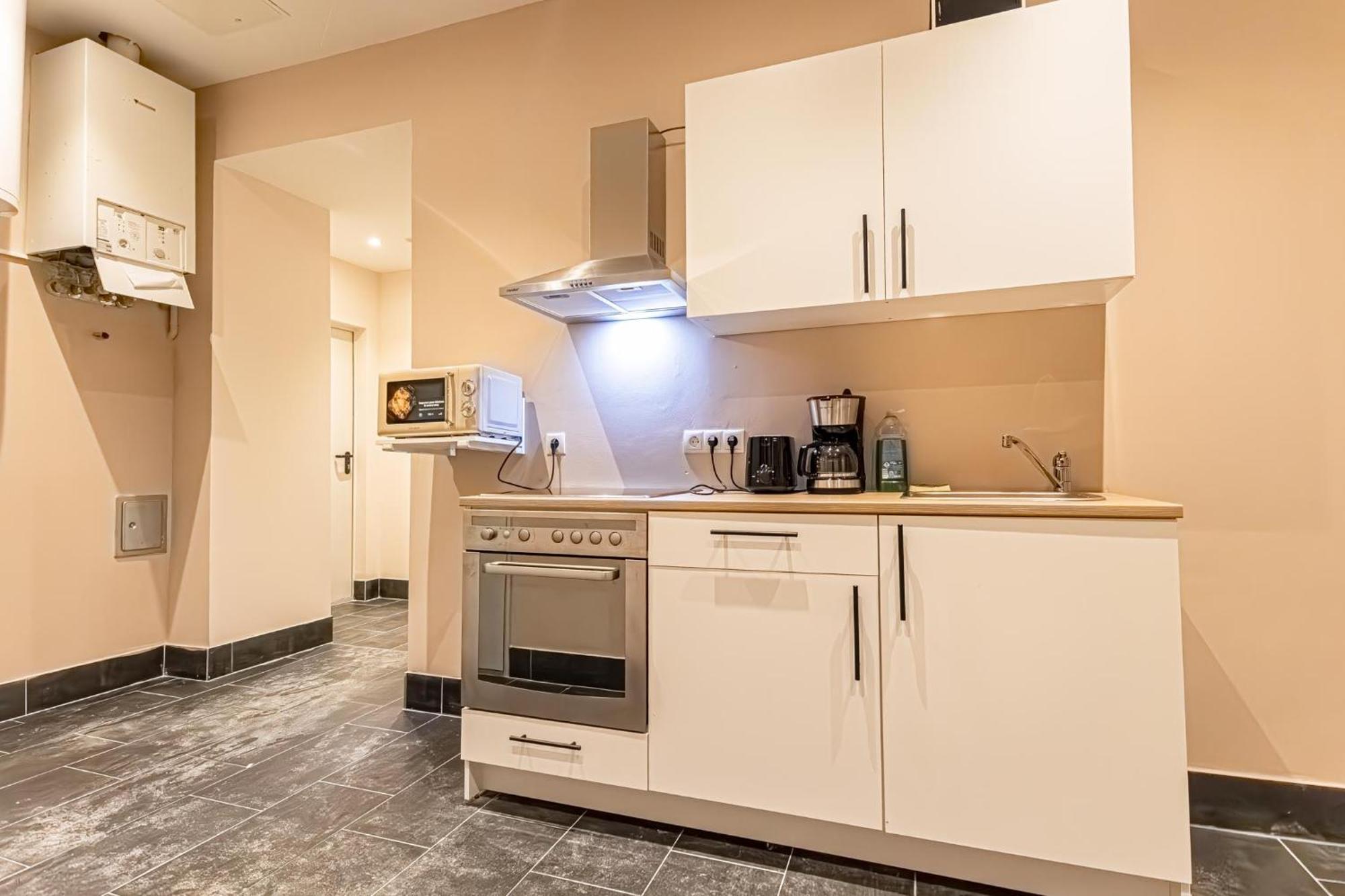 Wiener Stadthalle Boutique - Ideal For Couples Vienna