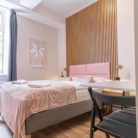 Wiener Stadthalle Boutique Rooms - Ideal For Couples Exterior foto