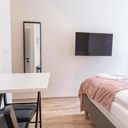 Wiener Stadthalle Boutique Rooms - Ideal For Couples Exterior foto