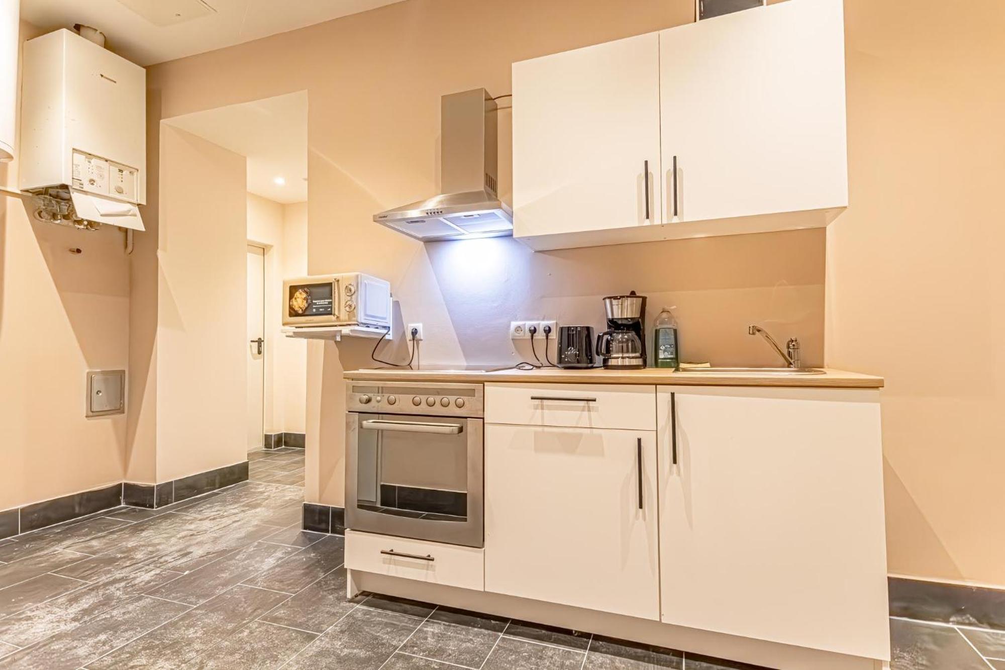 Wiener Stadthalle Boutique - Ideal For Couples *